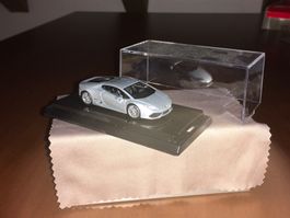 Lamborghini Huracan Coupe 1/64 no Mini GT