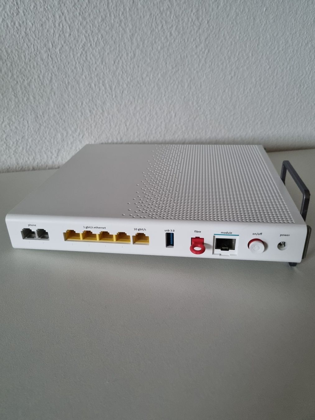 Swisscom Modem & Router: Swisscom Internet-Box 4 inkl. Glasfaserkabel – Usato da Frauenfeld venduto da Tausret 1