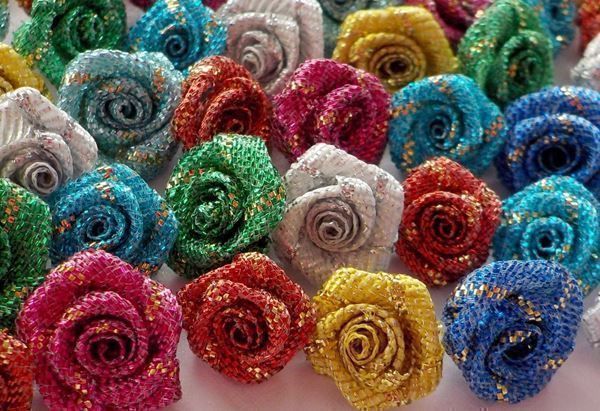 Statuette: Mini roses Ruban métalisé mixte 1cm 10pc – Nuovo e nell'imballaggio originale da St-Imier venduto da goodber 1