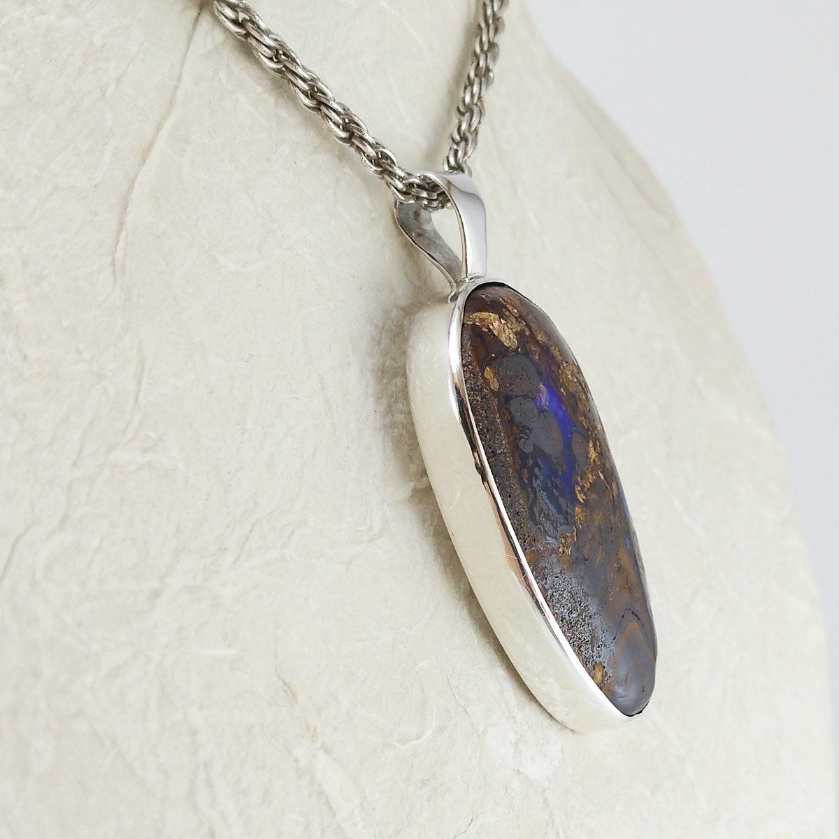 Ketten: Boulder Opal Anhänger mit Silber Kordelkette – Neu und originalverpackt aus Meilen von Byrd-bijoux 2