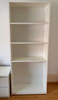 Weisses Bücherregal mit 4 Tablaren