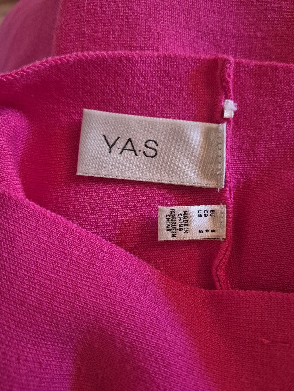 Gonne: Y.A.S Vibrant Pink Knit Skirt – Nuovo (secondo la descrizione) da Pfeffingen venduto da Elegant_trend 2