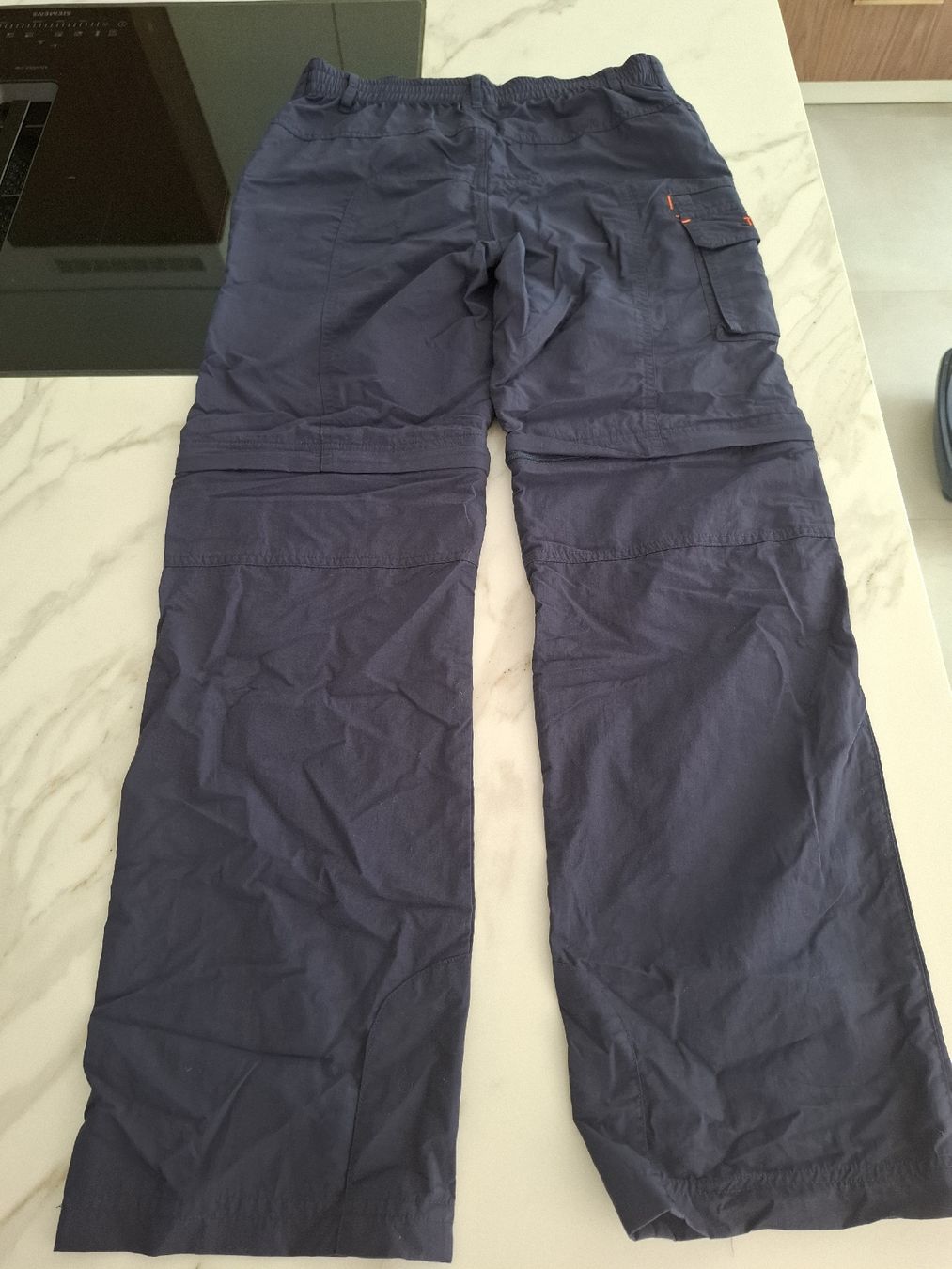 Trollkids Pantaloni: Pantalon Trollkids 170 transformable en short bleu nuit – Usato da Bulle venduto da xixime 2