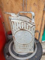 Benzien tank kanister antik