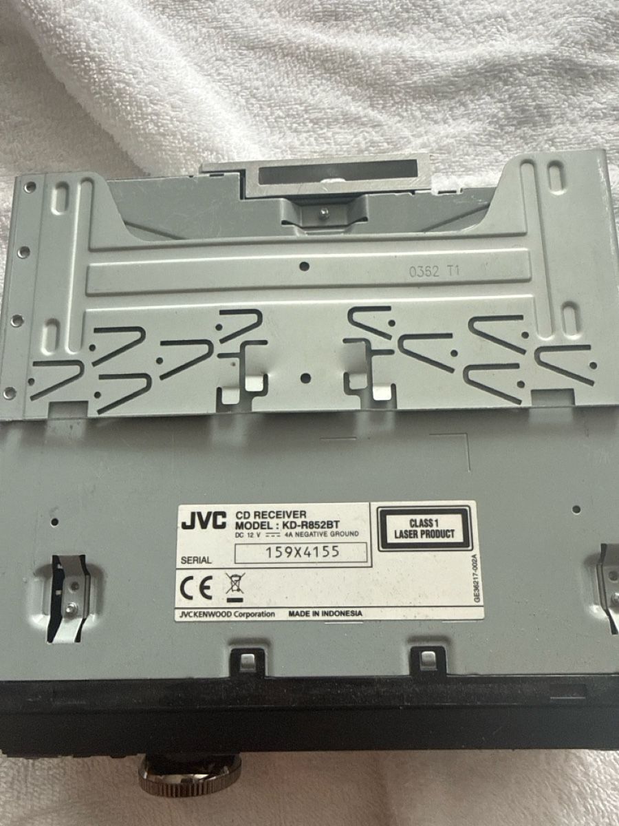 JVC Radio: Autoradio JVC mit Bluetooth  – Usato da Bern venduto da Vinujhan 2