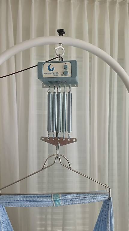Sdraiette & Sdraiette a dondolo: Swing2Sleep Federwiege inkl. Original-Motor – Usato da Adliswil venduto da Ci5671 3