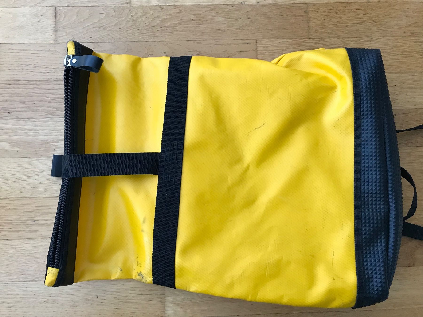 Bree Zaini: Bree Rucksack in gelb/schwarz – Usato da St.Gallen venduto da bubo2008 1