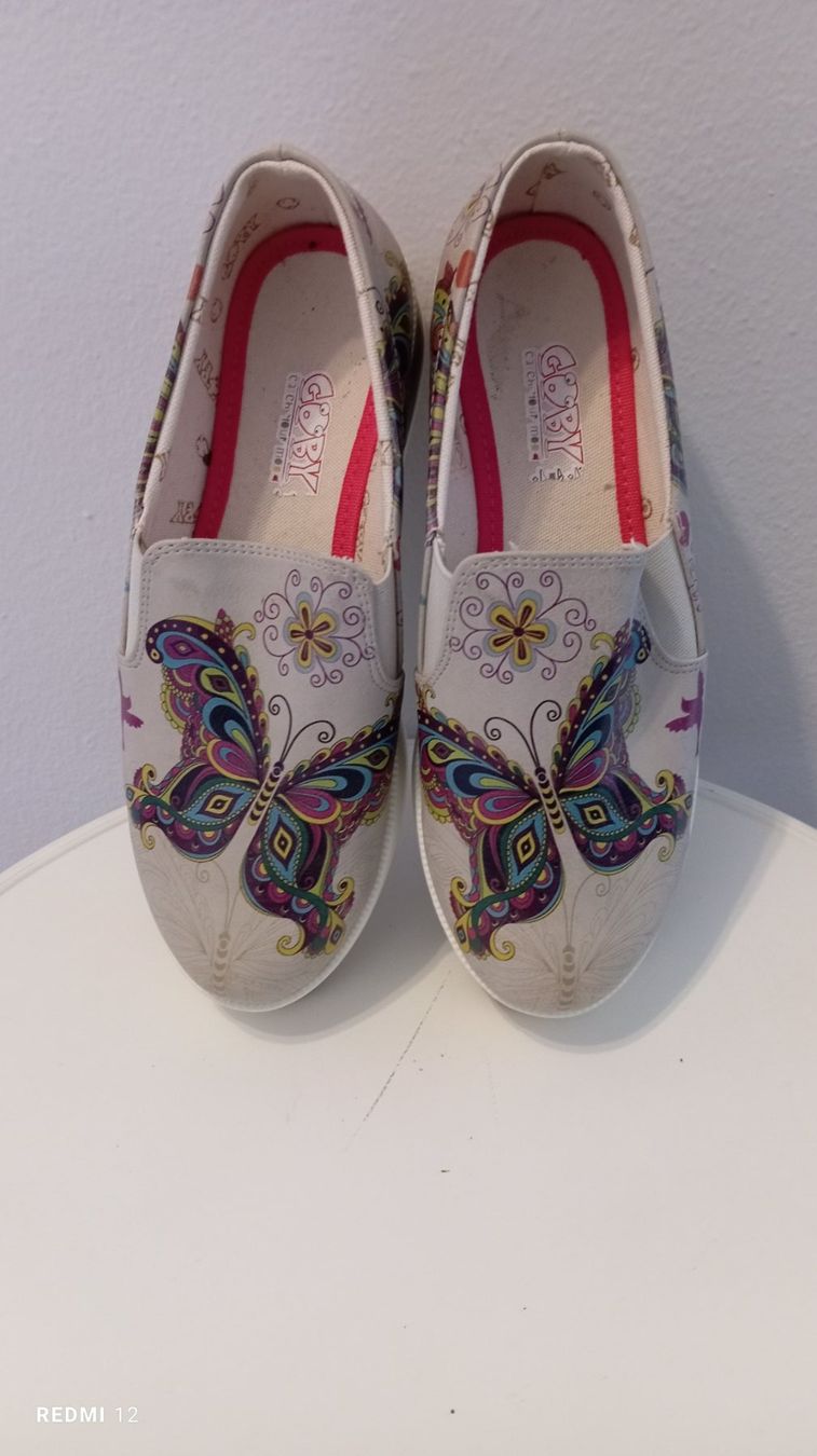 Scarpe da donna: Beige Schuhe – Usato da Brione Verzasca venduto da pulci22 1