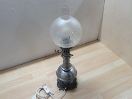 Vintage Feinzinn Tisch Petrollampe elektrifiziert