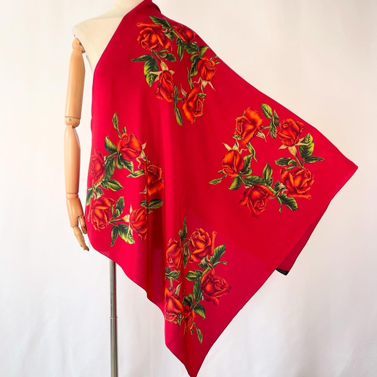 Fabric Frontline Foulard & Sciarpe: FABRIC FRONTLINE Silk Scarf – Usato da Emmen venduto da Nightingale_2022