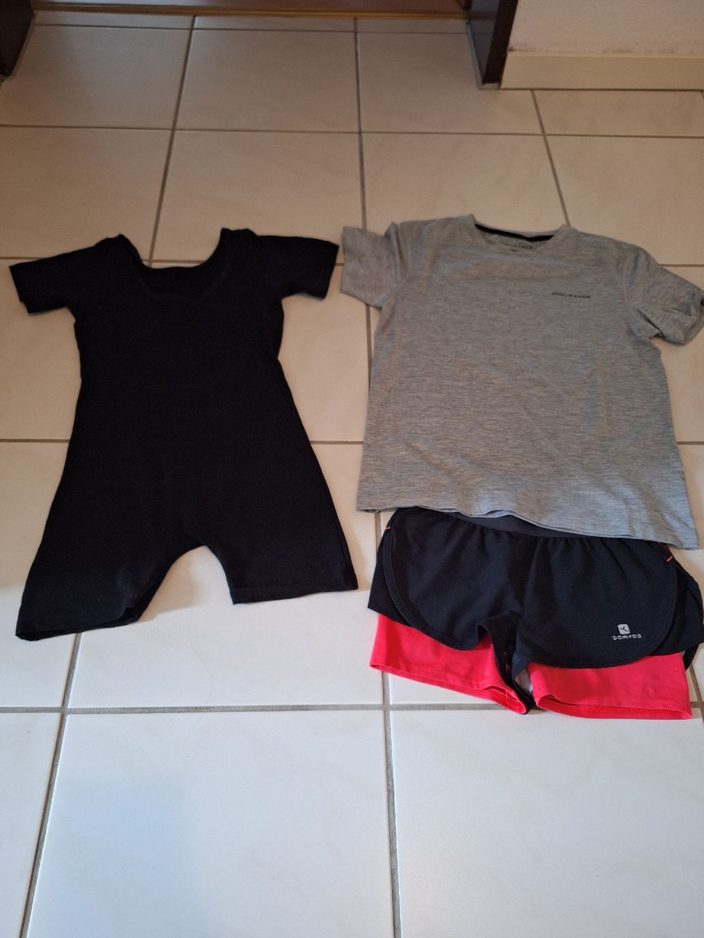 Lotti & Set di vestiti: Sport-Set Gr. 122/128 – Usato da Kreuzlingen venduto da nissie88