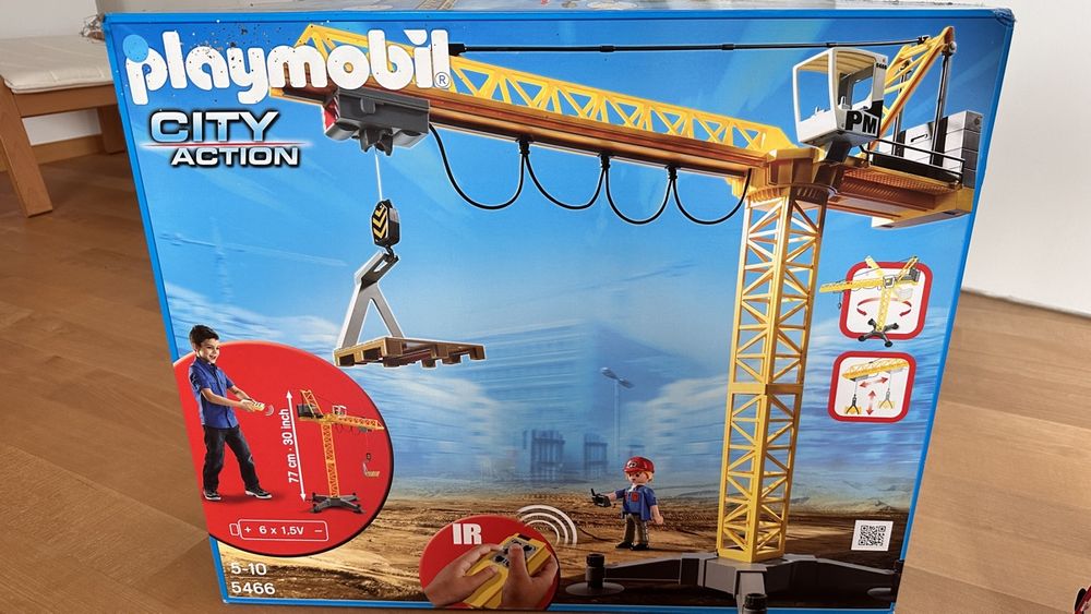 PLAYMOBIL City Action 5466 pas cher - Grande grue de chantier radio