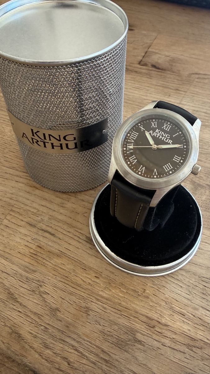 Pellicole: King Arthur Watch with Original Box - Excellent Condition – Nuovo (secondo la descrizione) da Lugano venduto da bad_2t9b