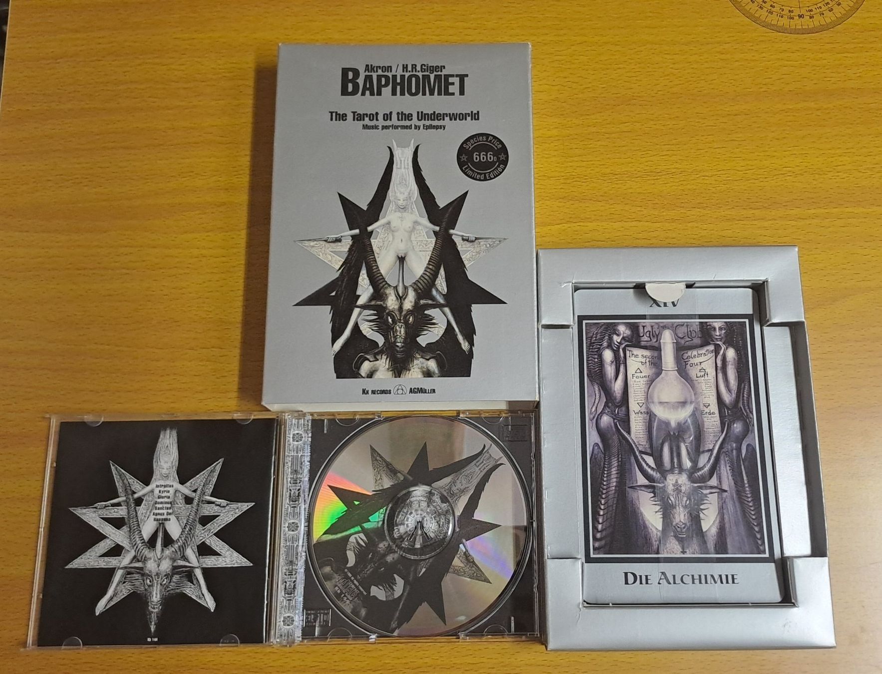 Libri: HR Giger Baphomet Tarot der Unterwelt – Usato da Bünzen venduto da Rtron 5