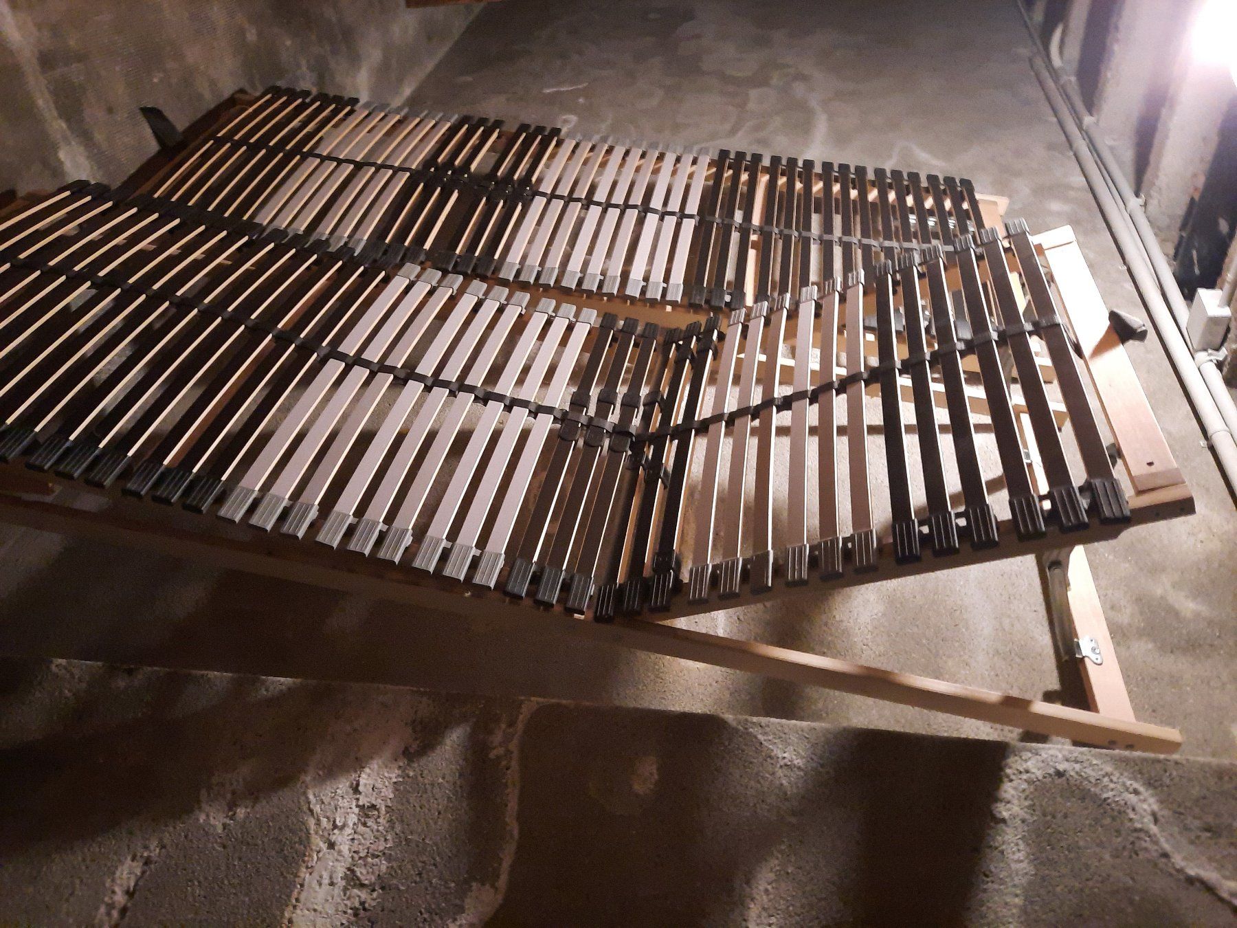 Lattenroste: 2 sommiers de 70X200 – Gebraucht aus Montreux von princessemalabar 1