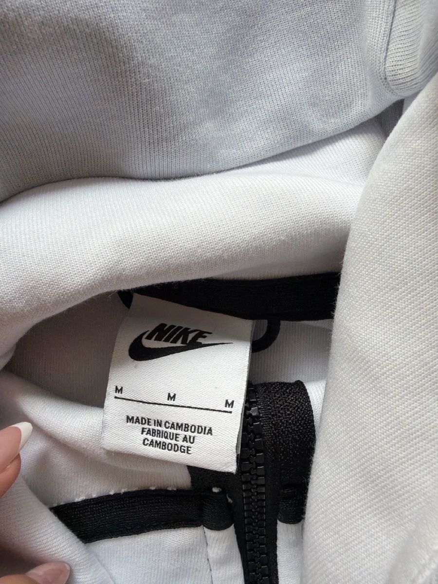 Nike Completi, tute sportive e funzionali: Nike Tech Fleece Trainingsanzug Grösse M  – Usato da Widnau venduto da schetti12 3