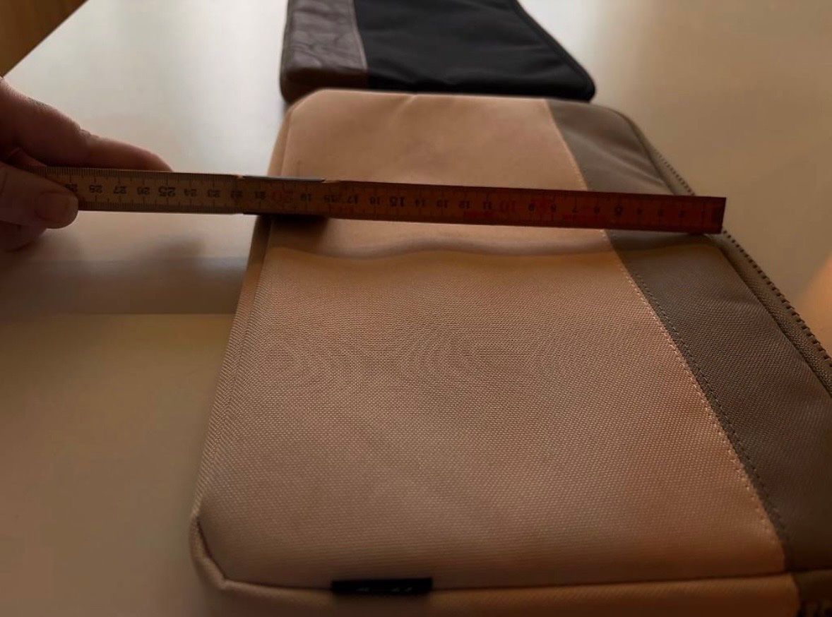 Covers & Borse: Herschel Laptophülle – Usato da Zürich venduto da Denise1743 3