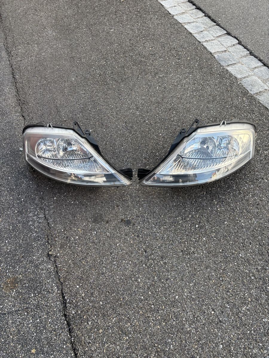 Citroën Fari: Citroën C3 jg 2007 Scheinwerfer li u re – Usato da Engelburg venduto da tdi_6bpl