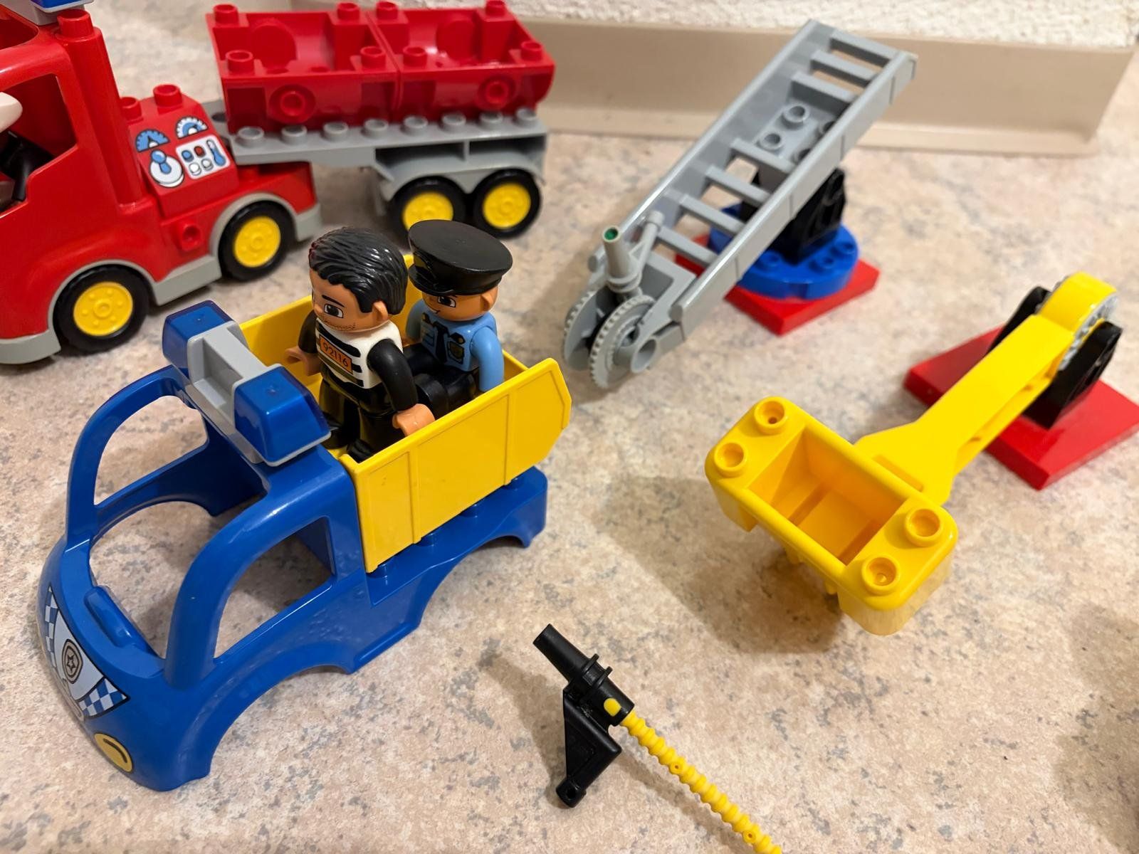 Lego Giocattoli: Duplo Feuerwhehr - Polizei - Tankwagen – Usato da Uhwiesen venduto da moskito59 4