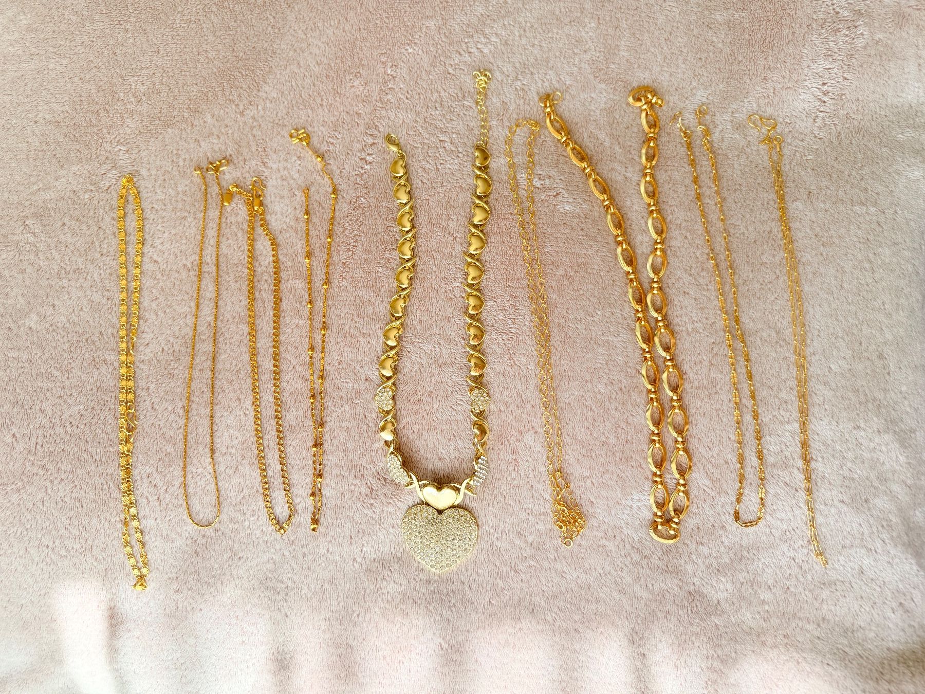 Altri gioielli: Lot de 9 colliers plaqués or – Usato da St-Maurice venduto da Sandrinette123