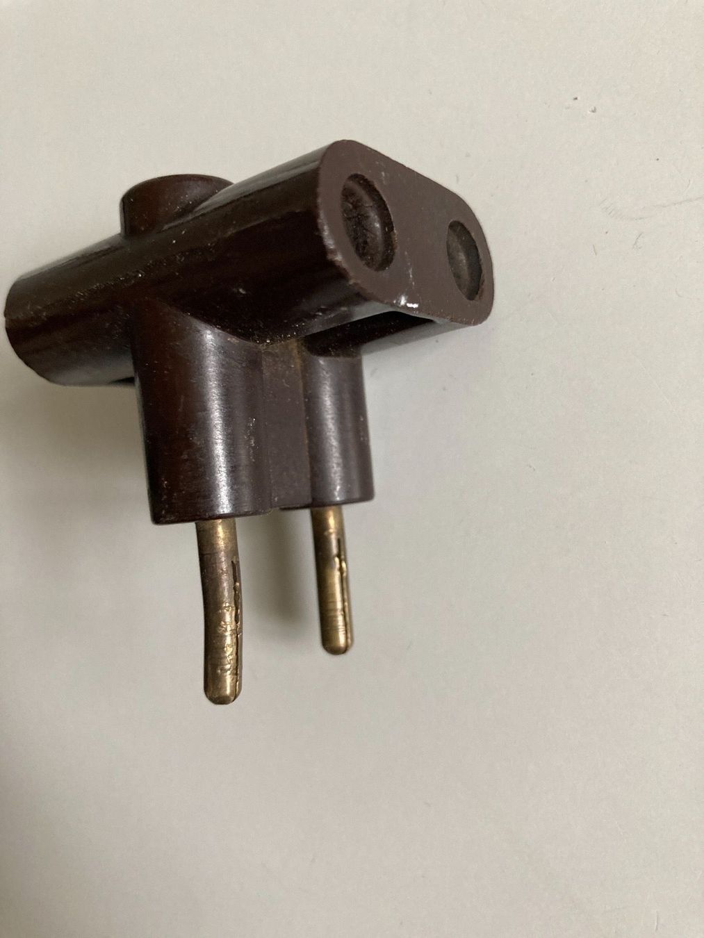 Spine: Alter, zweipoliger, Doppel-Stecker – Usato da Zürich venduto da Chaeffeler 2