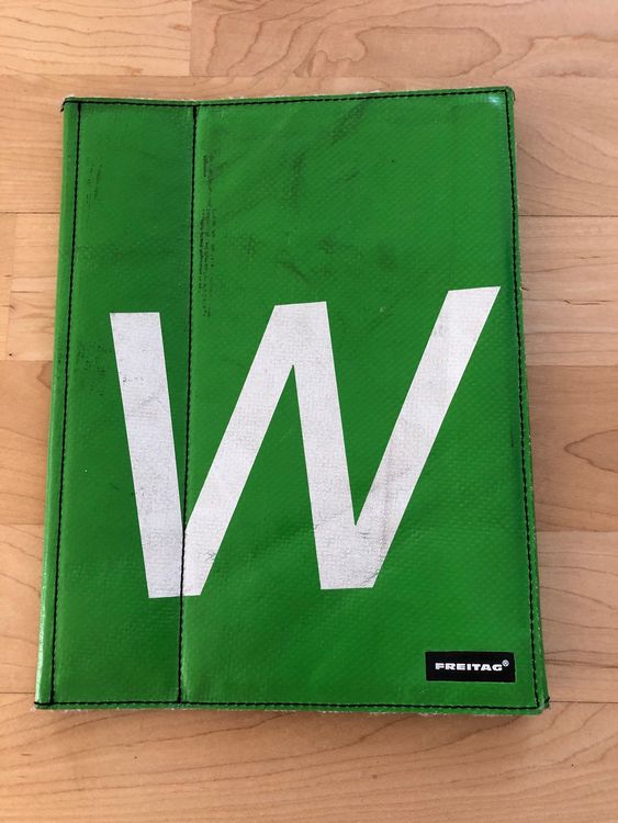 Freitag Covers & Taschen: Freitag iPad Hülle Grün – Gebraucht aus Menznau von sasna