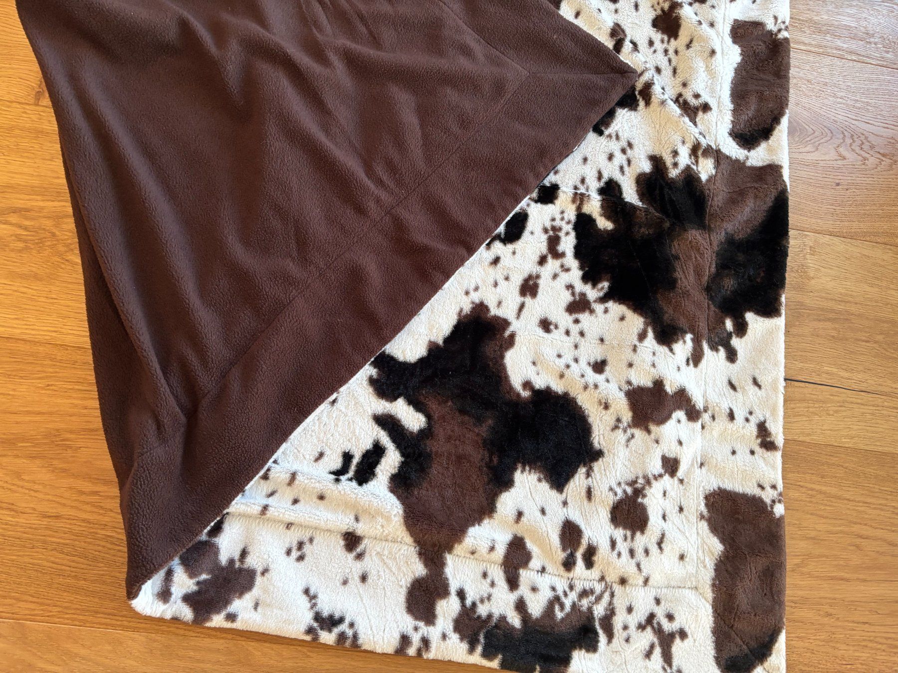 Couvertures: Decke, Kuscheldecke Kuhmuster, hinten uni – D'occasion à schmerikon par nicole091 1