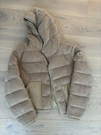 Moncler Jacke Grösse 2 Teddyfell, Top Zustand, Winter 🐻