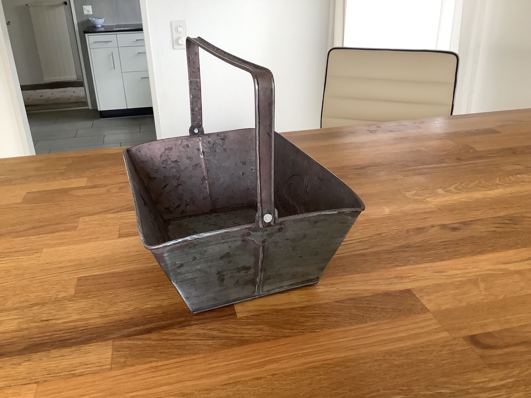 Tutte le decorazioni: Blechschale "Ma Campagne" mit Hasenmotiv – Usato da Adliswil venduto da Guempi1 2