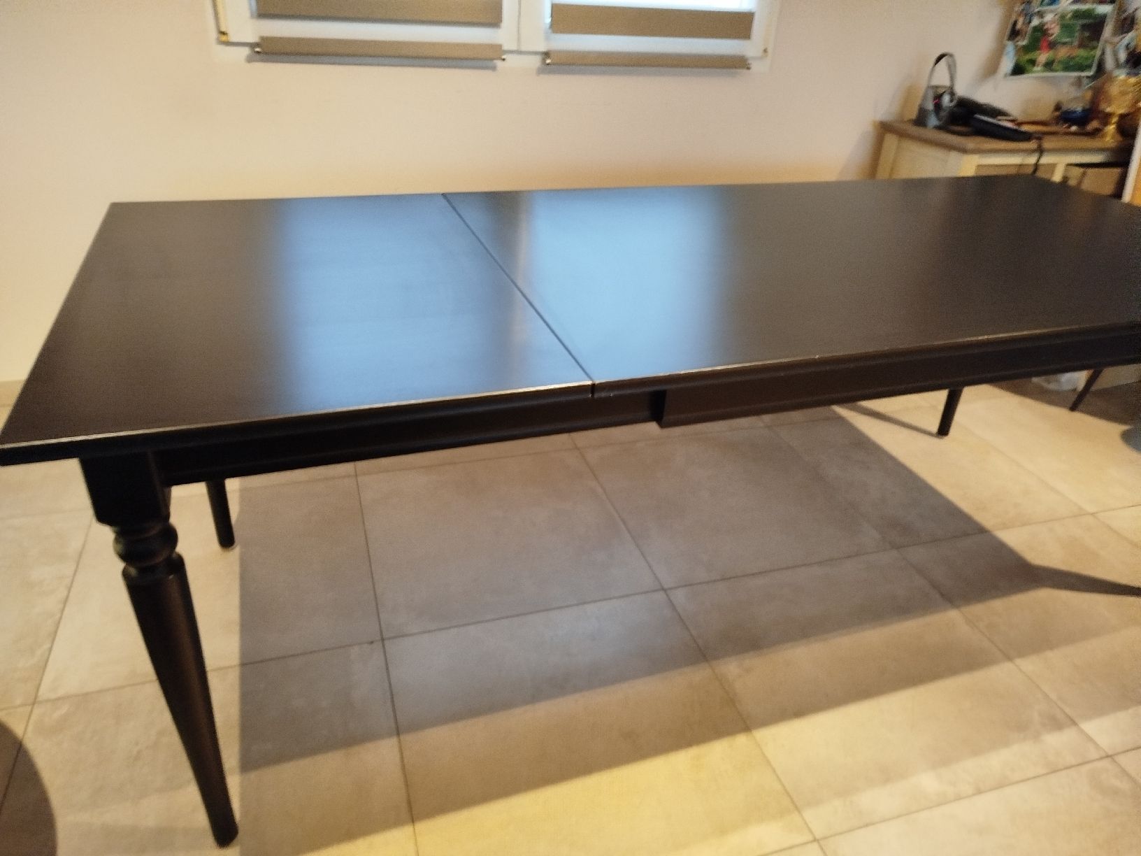 Ikea Tavoli: Schwarzer ausziehbarer Tisch – Usato da Binningen venduto da onlinesell 1