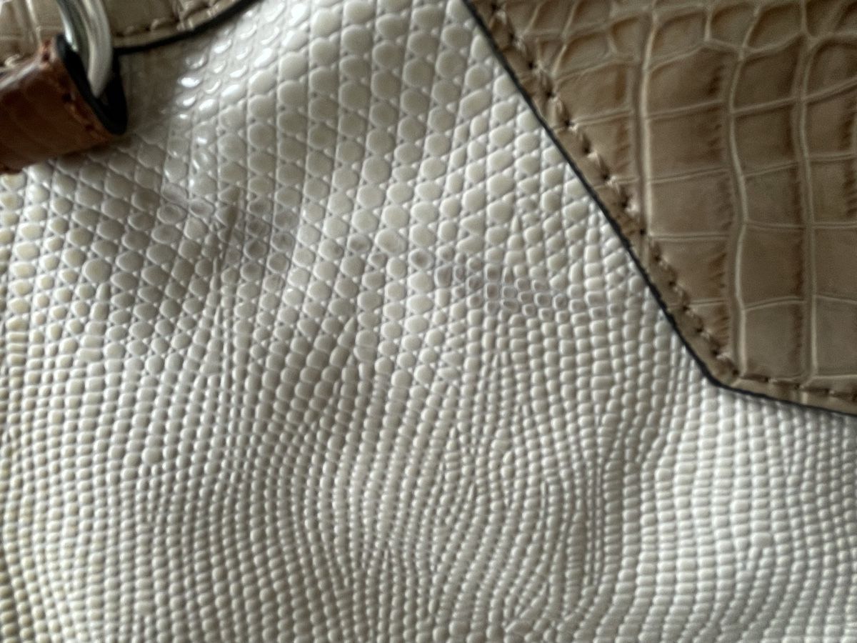 Guess Borse da donna: Sac à main Guess style croco blanc cassé – Usato da Vuadens venduto da Ninaa11 7