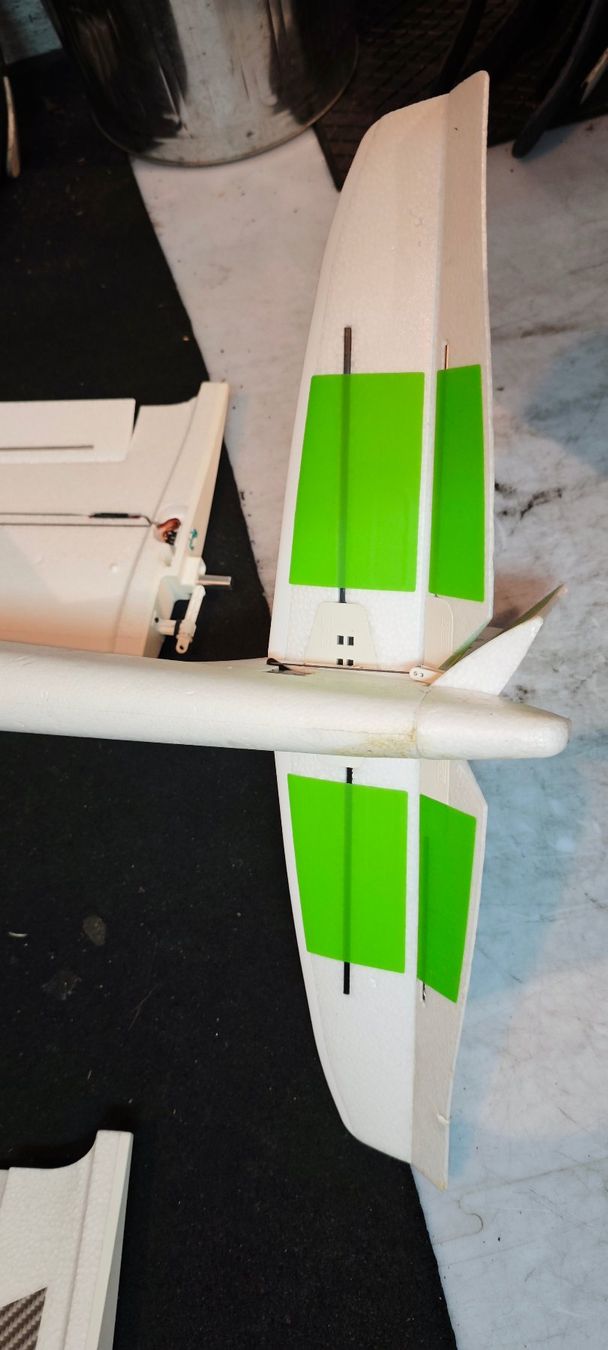 Multiplex RC Kits de montage: MULTIPLEX FUNRAY, Elektro RC Segler,2m spw, 4 Klappen – Défectueux à Pfaffhausen par seppentony 6