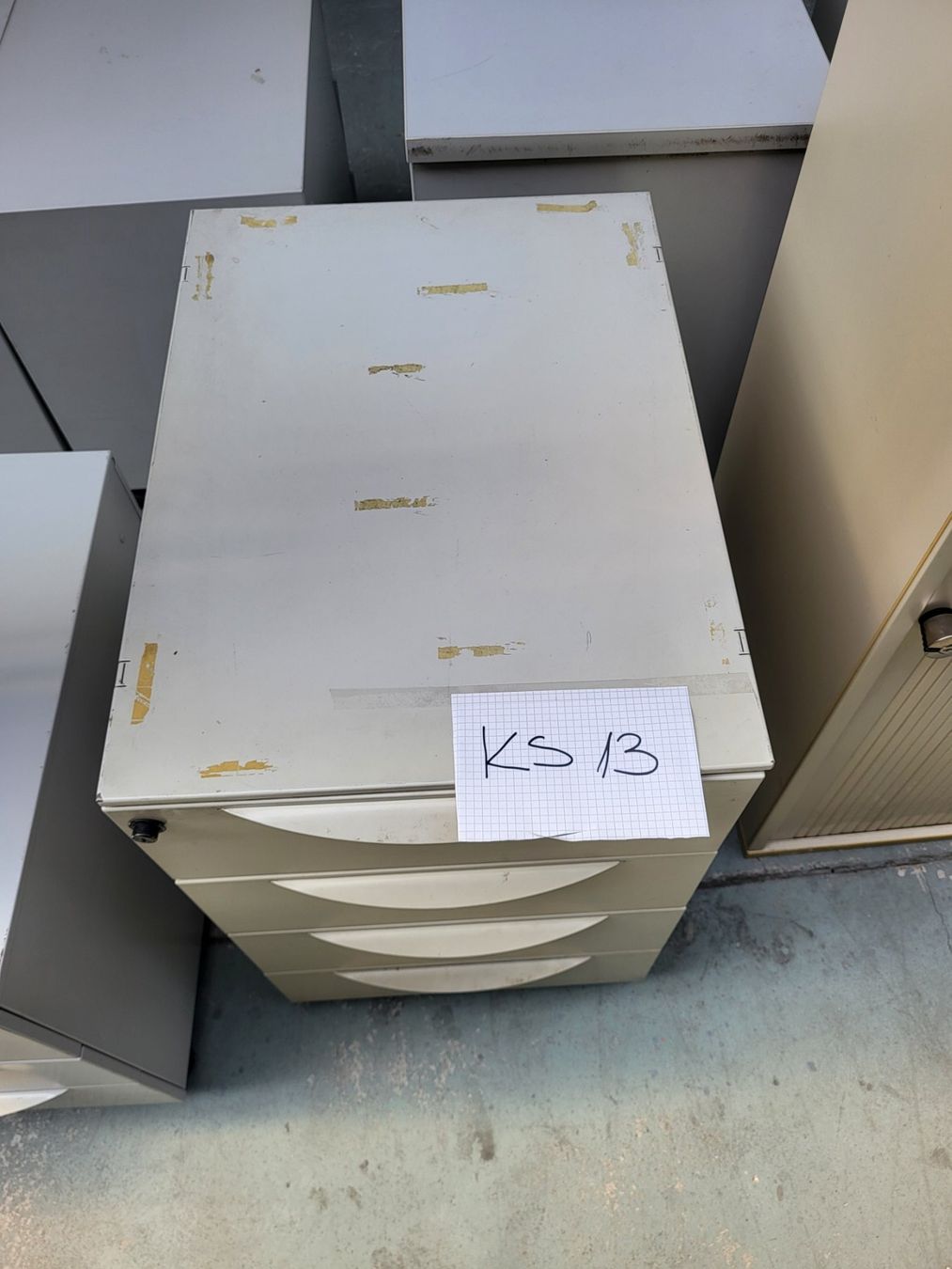 Contenitori edile: Büro-Standcontainer/ 4 Schubladen – Usato da Diessenhofen venduto da Osio 1