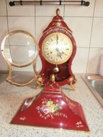 Neuenburger Pendule Comtesse Rot, mit handbemalten Bordüren