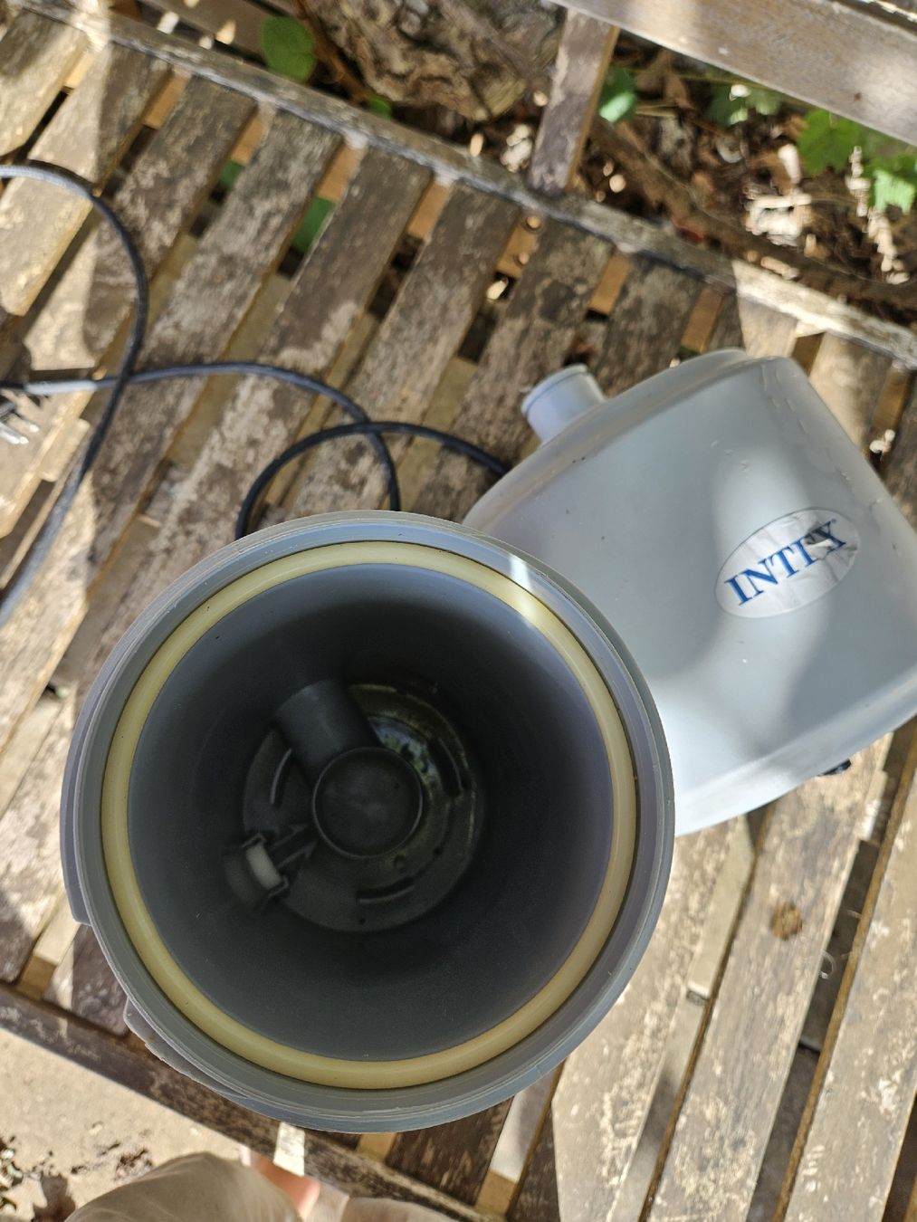 Intex Schwimmbad-Zubehör: Intex Filter Pump C1500 Kartuschenfilter gebraucht – Gebraucht aus Würenlos von Raum5436 5