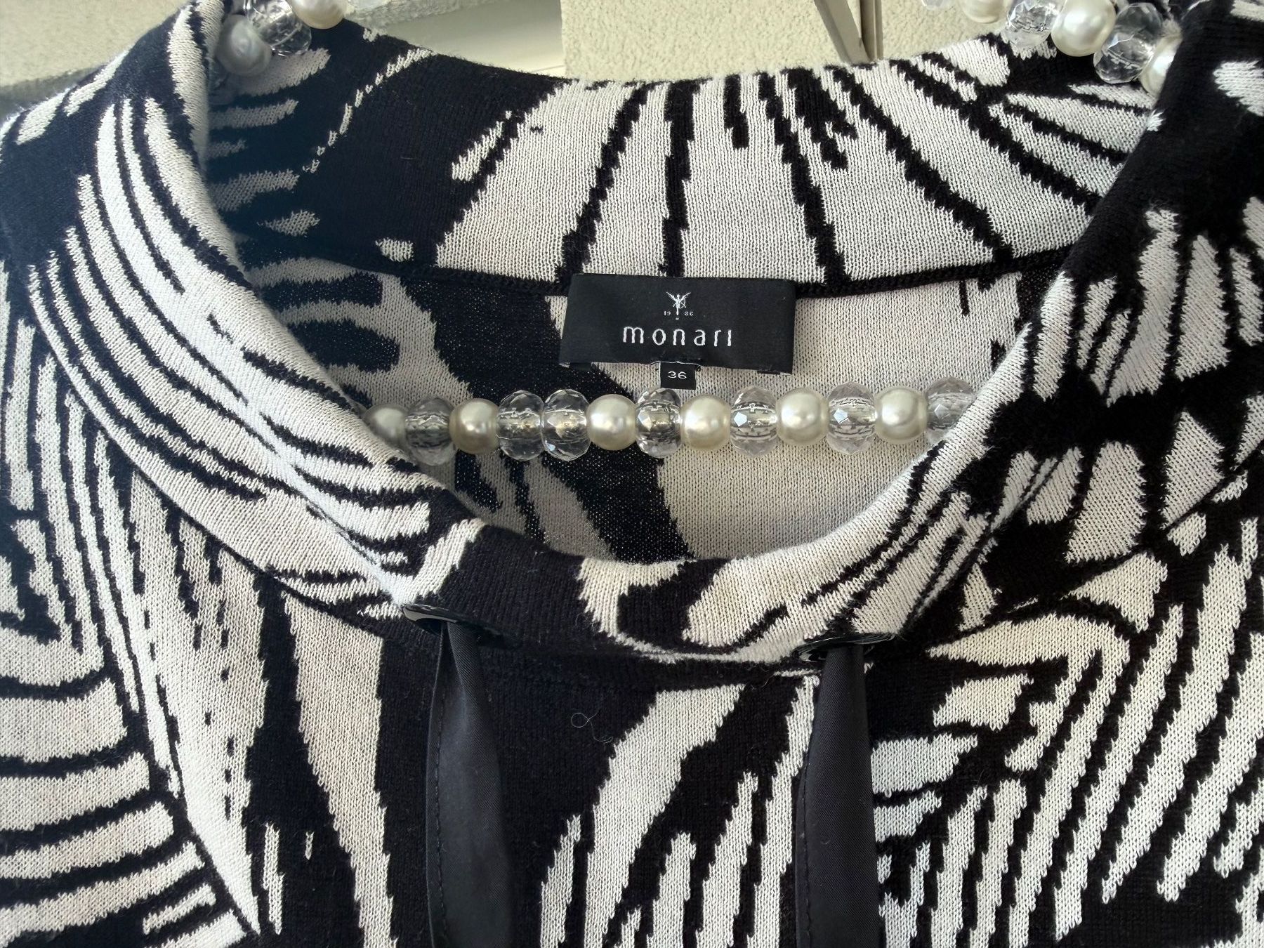 Monari Maglioni & Felpe: Monari Strickpullover Flower-Design schwarz-weiss/36 – Nuovo (secondo la descrizione) da Berneck venduto da Ordnung2021 4