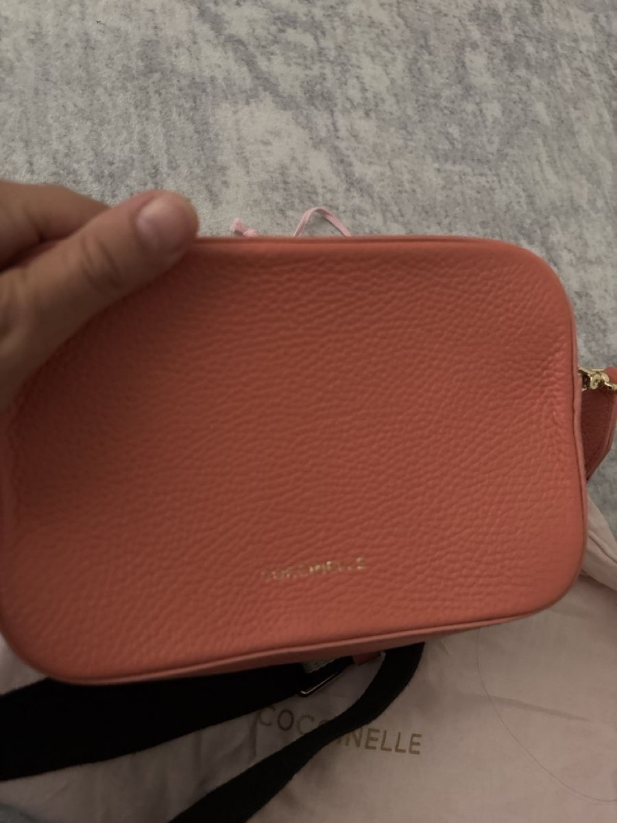 Coccinelle Taschen für Damen: Umhängetasche Coccinelle – Gebraucht aus Safenwil von sabikie 2