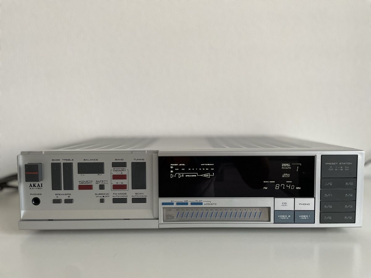 Akai Ricevitori: Akai AA V301 Reciever /Neuwertig – Nuovo (secondo la descrizione) da Freidorf TG venduto da acz_gv27 8