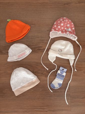 Babymützen (Mädchen) & Socken!!! Gr. 56 (0-3M)!!!