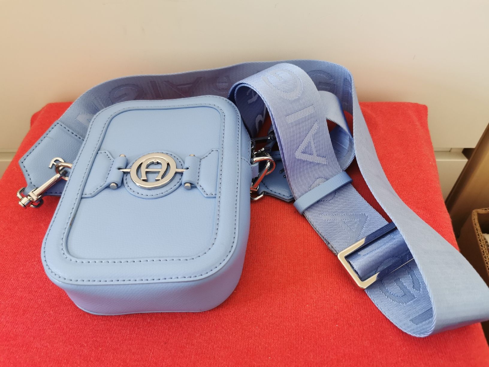 Aigner Borse da donna: Aigner Damen Tasche  – Nuovo e nell'imballaggio originale da Schlieren venduto da vlalif