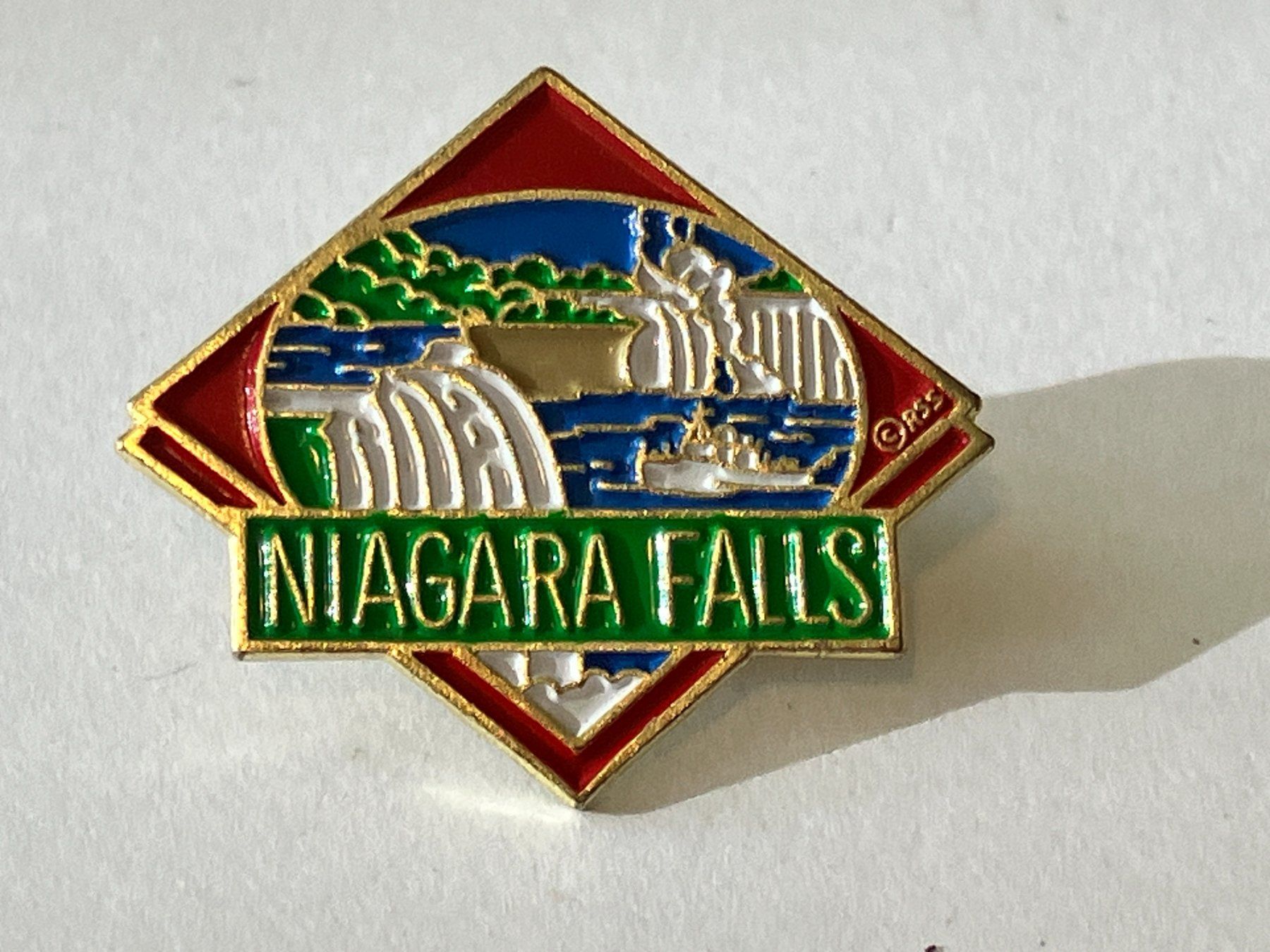 Placchette & Badge: 1 Pin Niagara Falls – Usato da Basel venduto da djwwpp