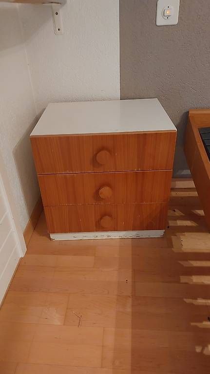 Schränke: Massiver Nussbaum Schrank – Gebraucht aus Baar von max_vj55 2