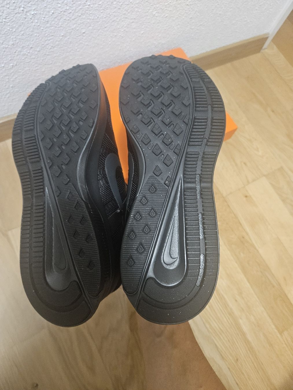 Nike Scarpe da uomo: Nike Run Swift 2 Schuhe Gr.45 – Nuovo e nell'imballaggio originale da Emmenbrücke venduto da TopGato 2
