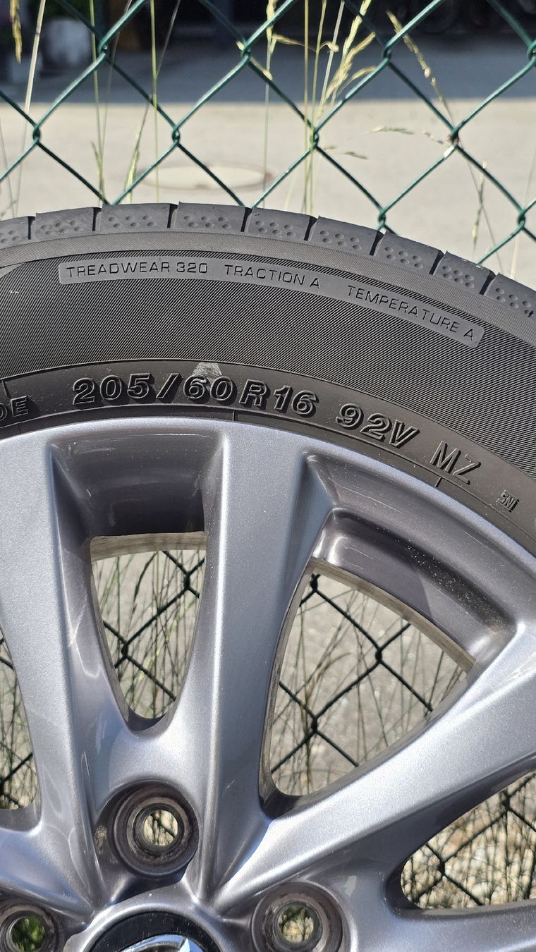 Pneus & Roues: Kompleträder Mazda – D'occasion à Oberschrot par Schaempi0 3