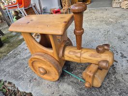 Schöne Holzdampfwalze