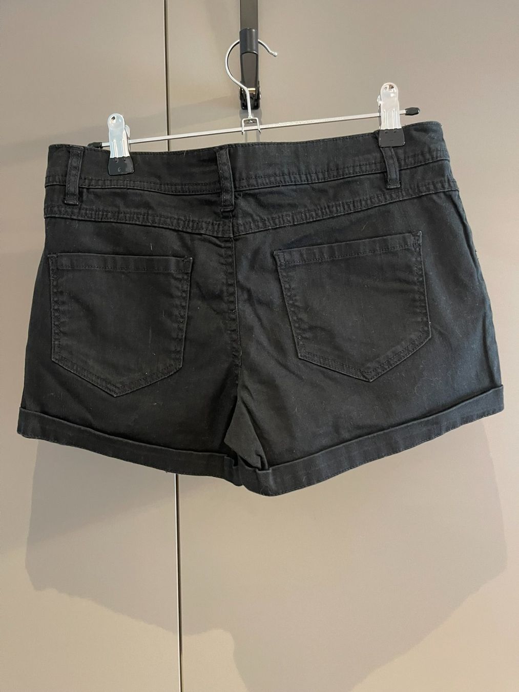 Hosen: Schwarze Shorts / Hot Pants, Grösse 34 – Gebraucht aus Rheineck von FGeissler 2