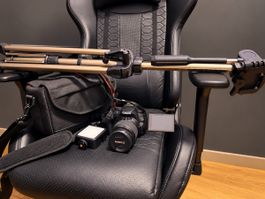 Appareil photo Canon EOS 250D avec objectif et accessoires