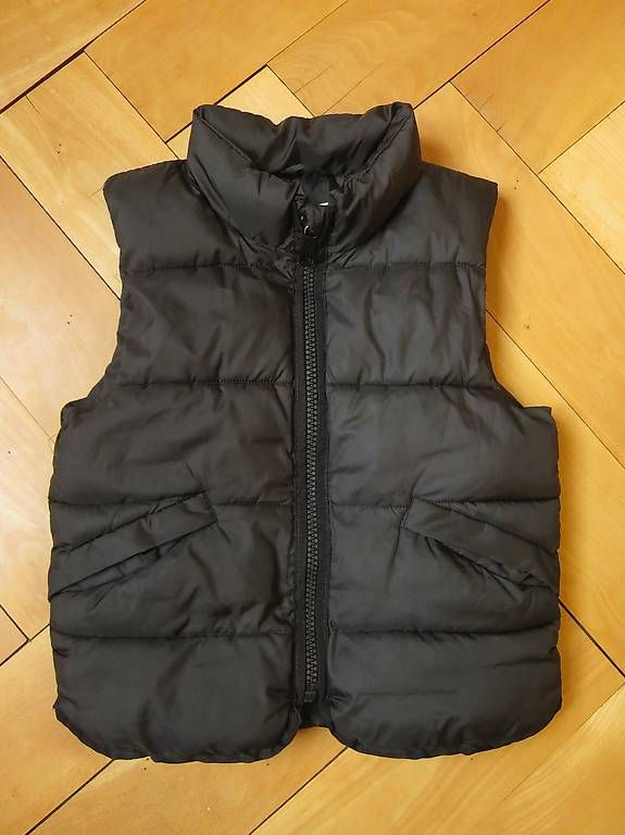 H&M Altro abbigliamento per bambino: Kinder Steppweste / Gilet, schwarz, Grösse 110 – Usato da Zürich venduto da Furgers