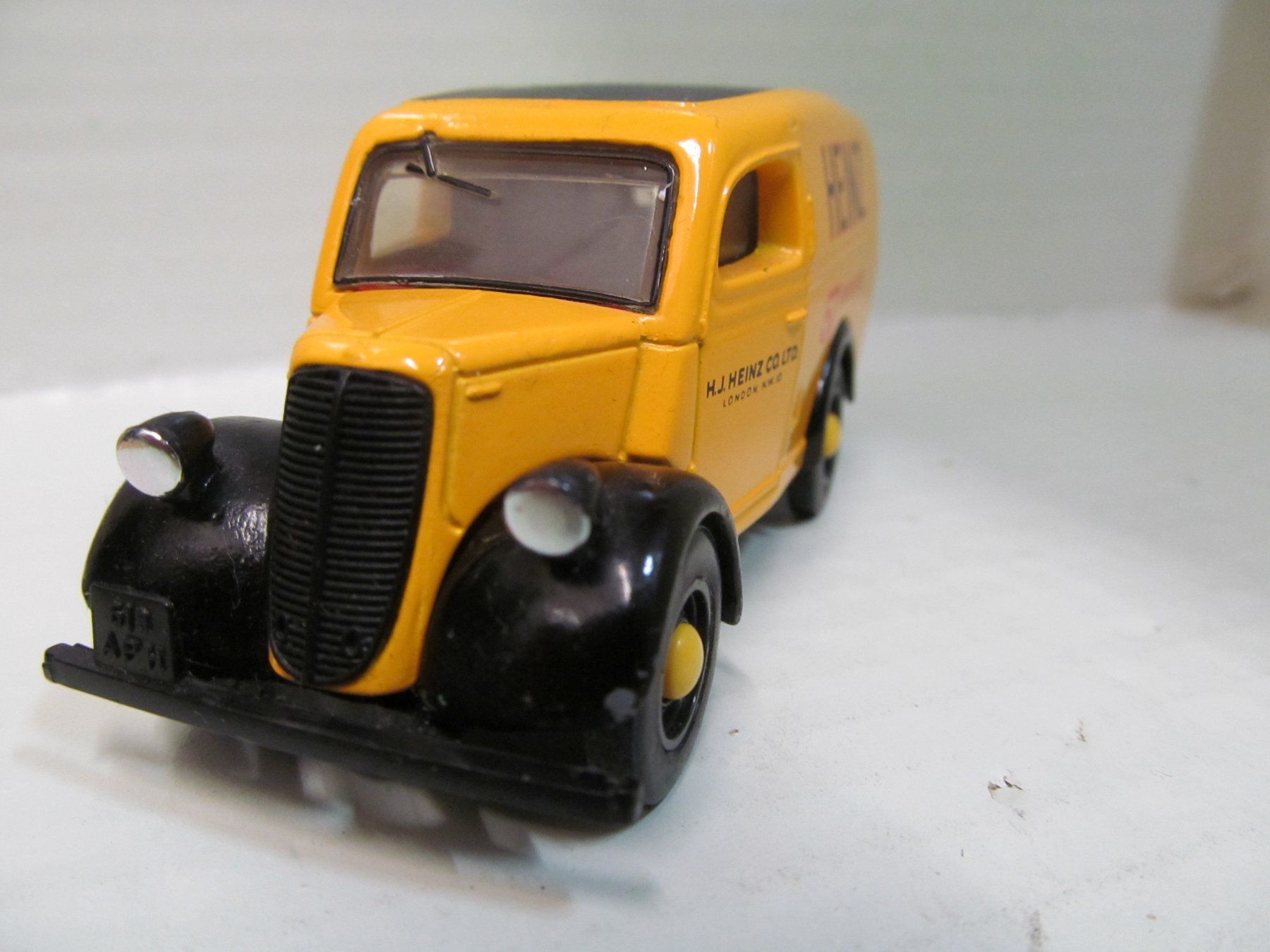 Dinky Toys Modellini d'auto: FORD E.83.W VAN  1950  HEINZ 57   DINKY  MATCHBOX – Usato da Grueningen venduto da malamut56 1
