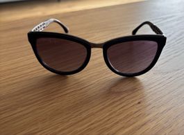 Chanel Sonnebrille Cat Eye mit Ketten-Detail